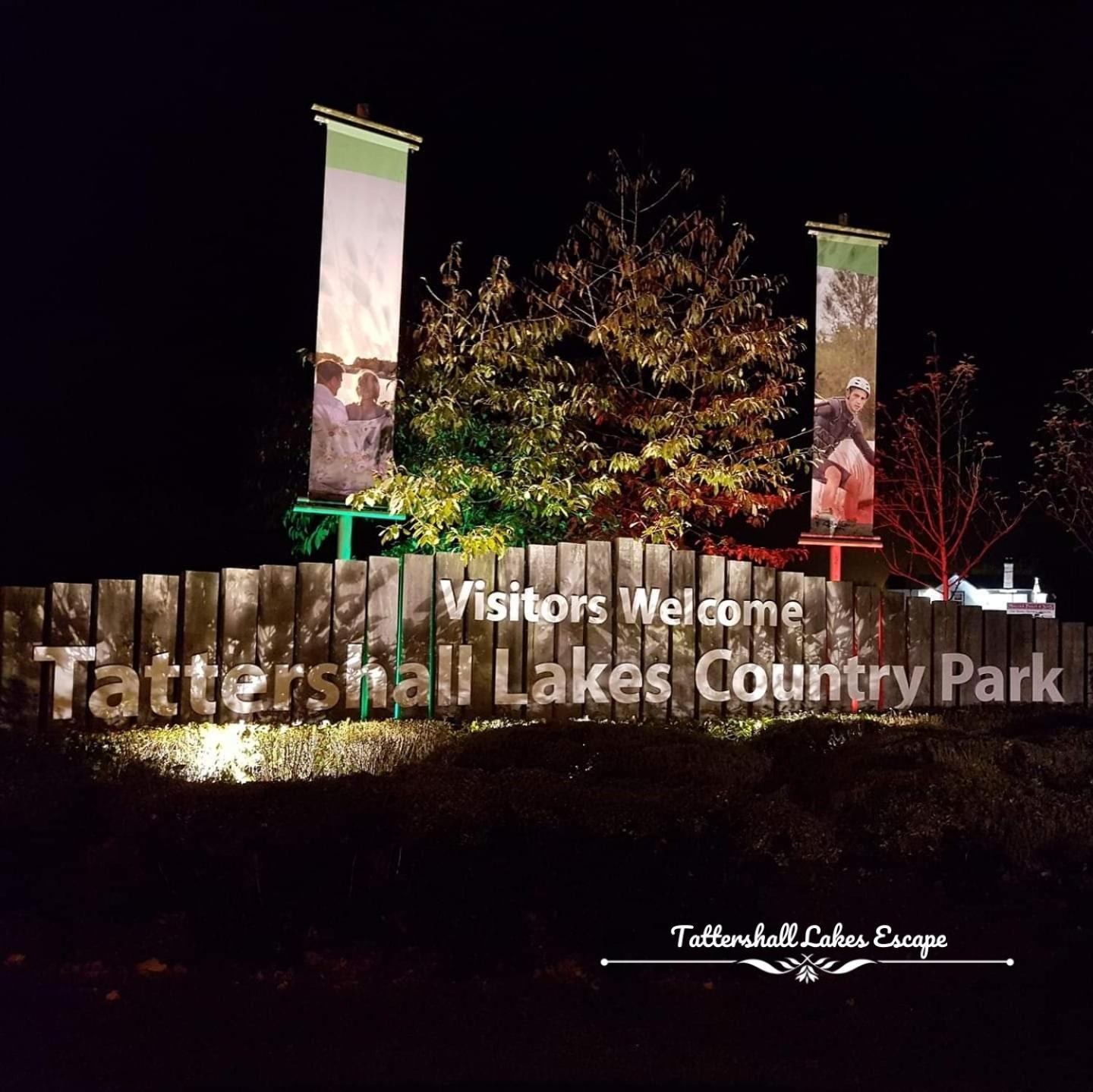 Meridian Tattershall Lakes Escape - Lakeside Lodge Caravan With A Fishing Peg Luxury Hot Tub Экстерьер фото