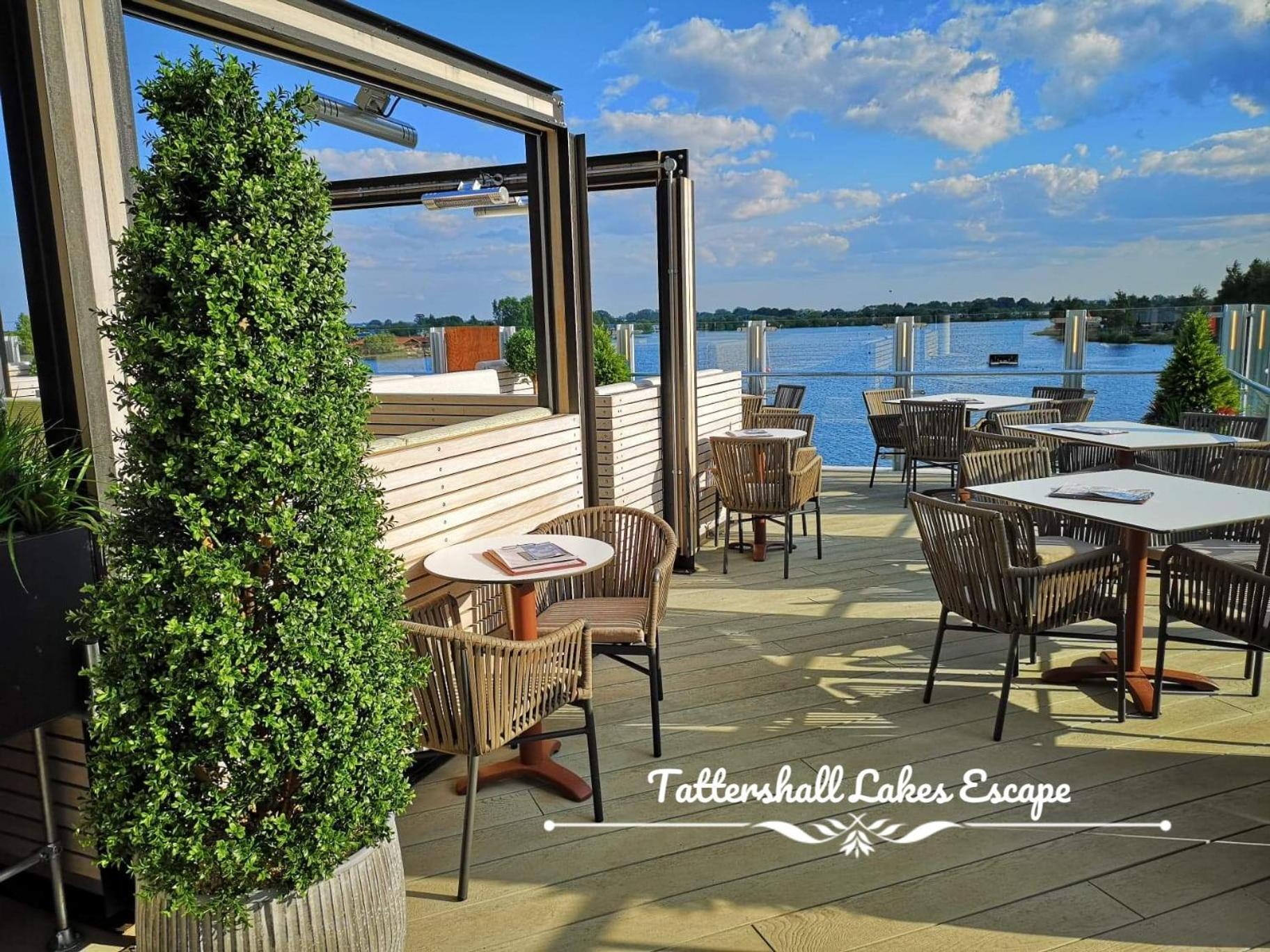 Meridian Tattershall Lakes Escape - Lakeside Lodge Caravan With A Fishing Peg Luxury Hot Tub Экстерьер фото