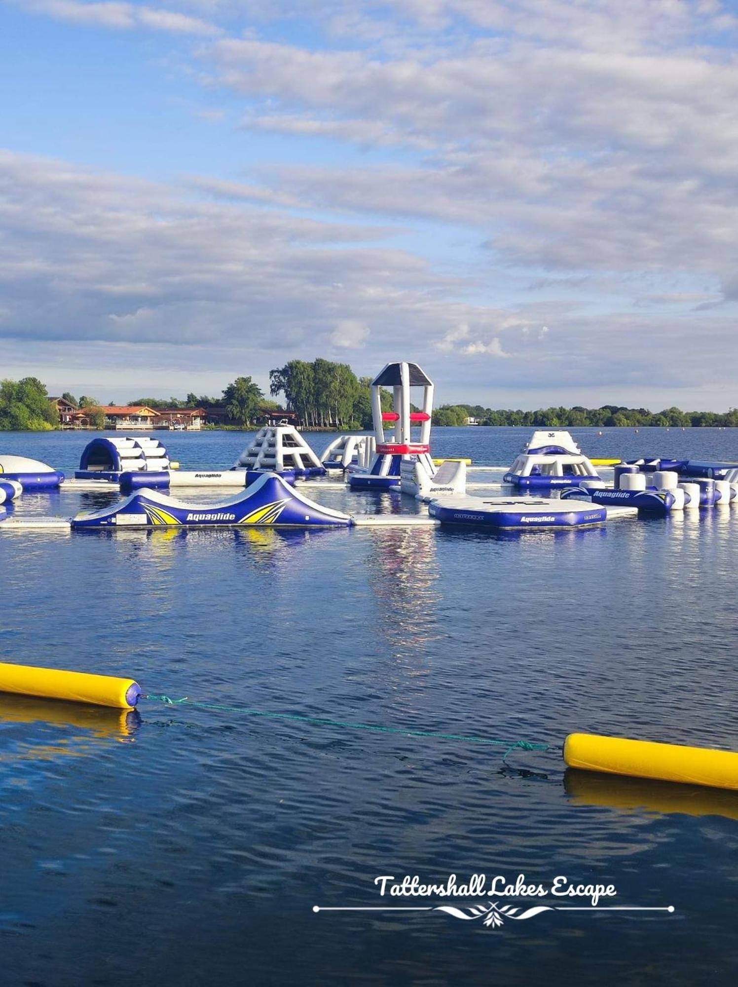 Meridian Tattershall Lakes Escape - Lakeside Lodge Caravan With A Fishing Peg Luxury Hot Tub Экстерьер фото