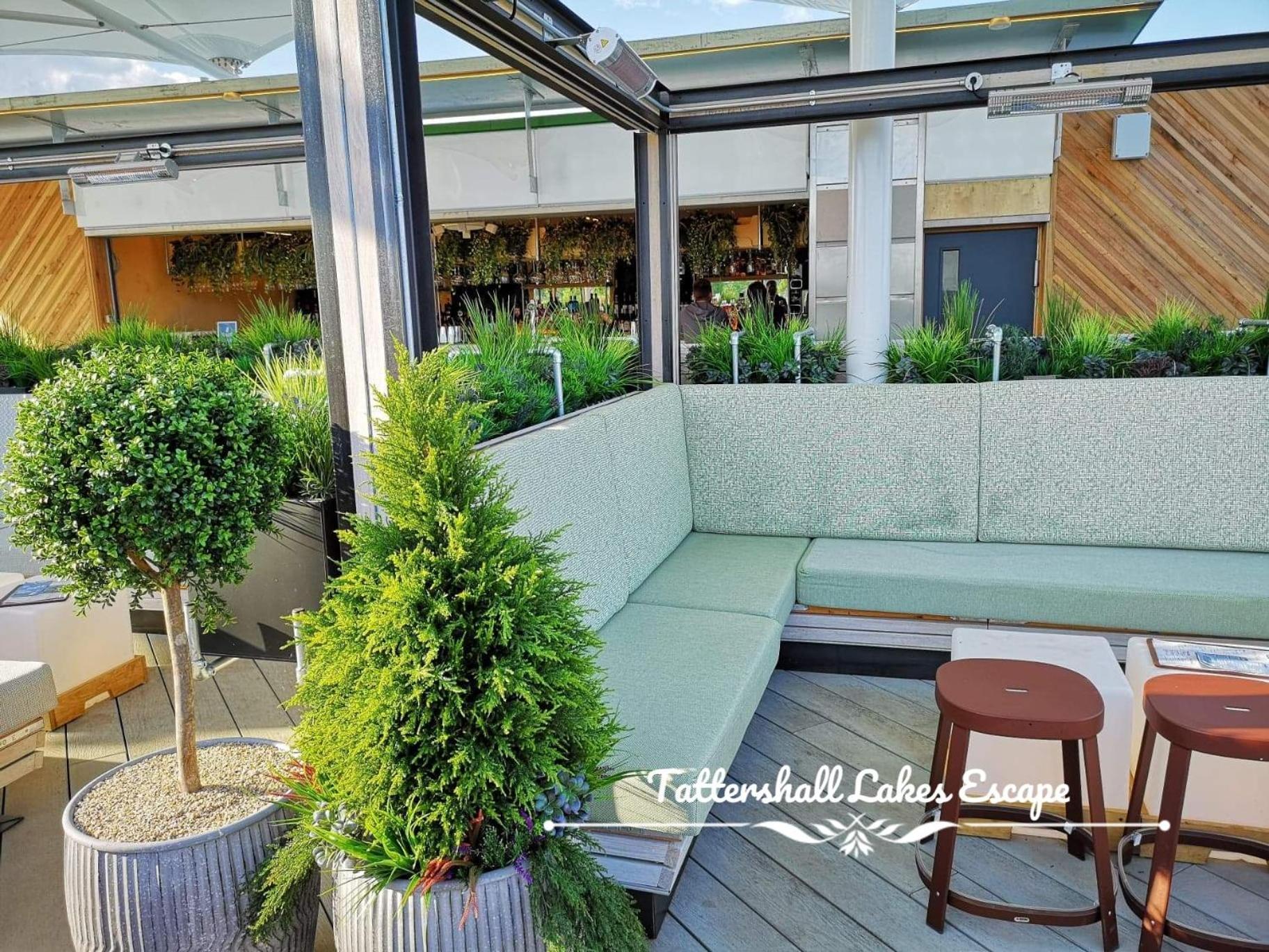 Meridian Tattershall Lakes Escape - Lakeside Lodge Caravan With A Fishing Peg Luxury Hot Tub Экстерьер фото
