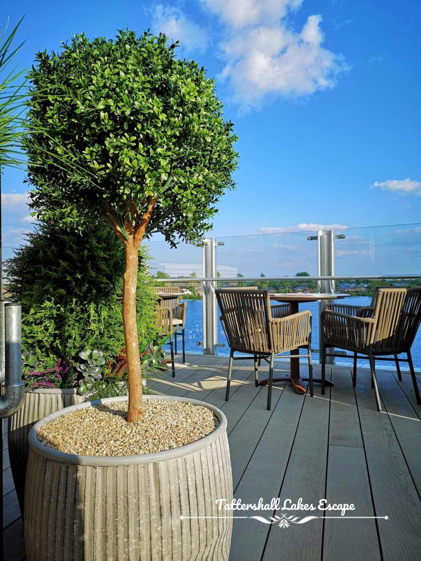 Meridian Tattershall Lakes Escape - Lakeside Lodge Caravan With A Fishing Peg Luxury Hot Tub Экстерьер фото